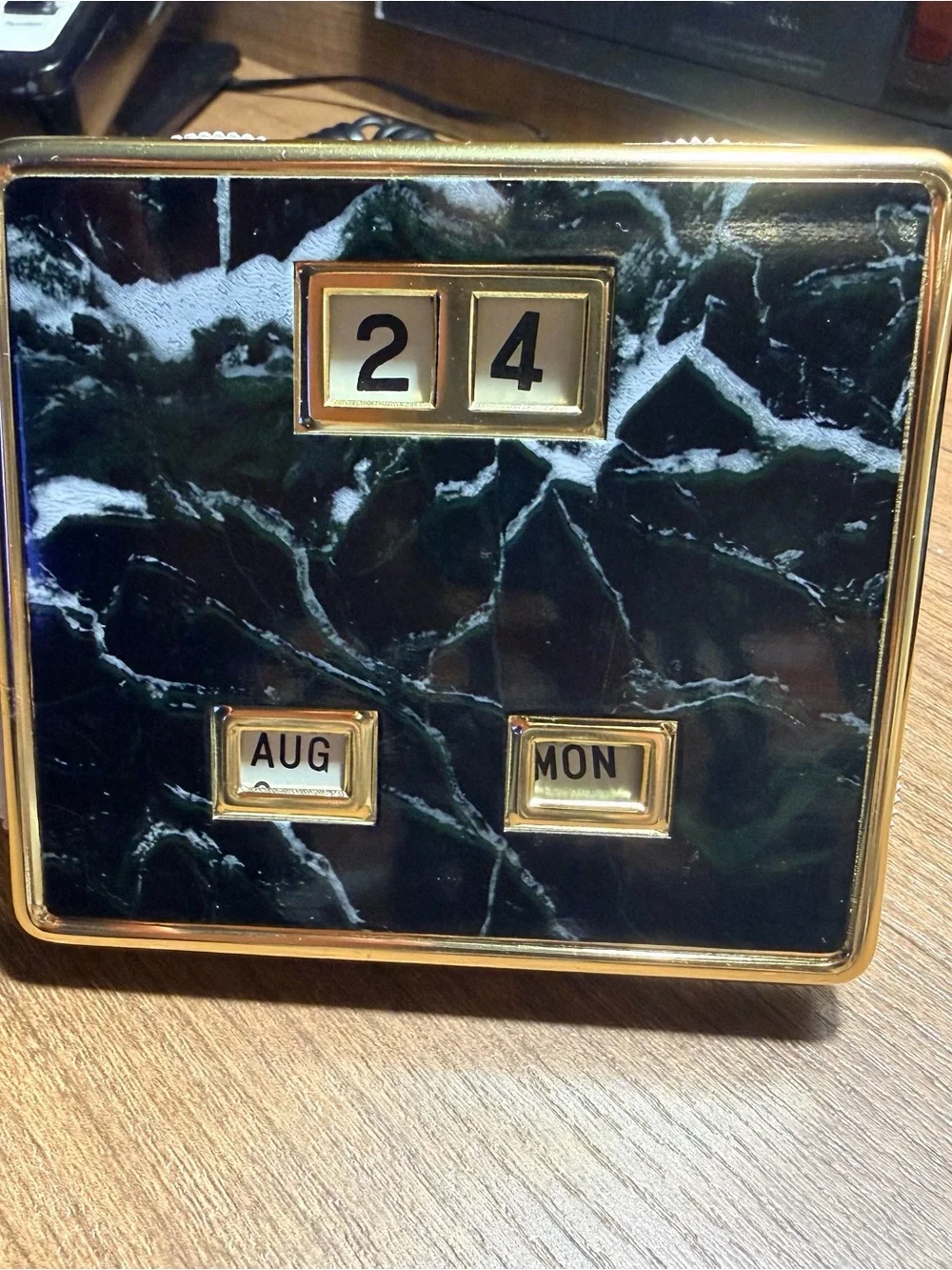 Vintage Faux Green Marble Perpetual Desk Calendar with Brass Tone Trim